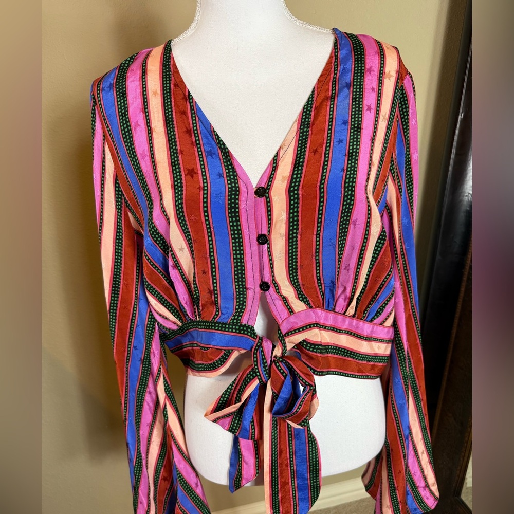 NWT Topshop cropped Multicolor Tie-Front Blouse with flare sleeves size …